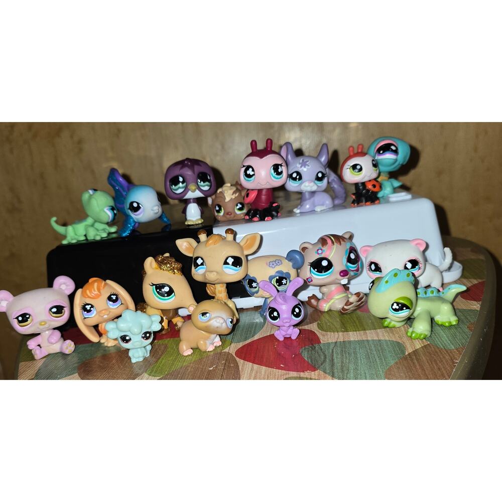 Littlest Pet Shop (Lot of 19)